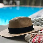 Bellavista With Pool & Lakeview * 플레시오