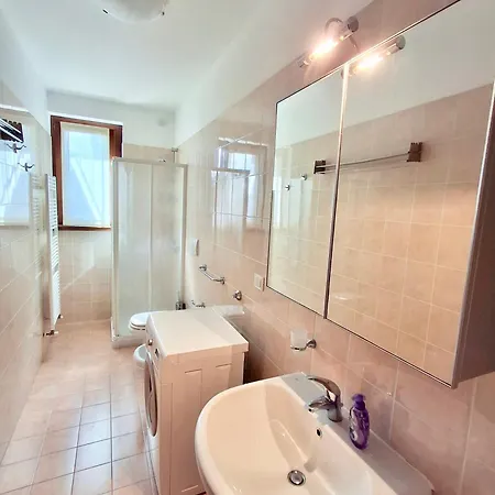 Apartmán Bellavista With Pool & Lakeview